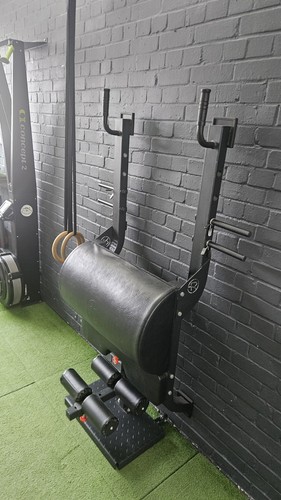 Strength shop floor - shop, glute